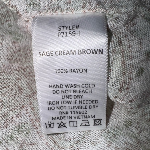 Lush Soft Patterned sage cream brown romper. Size Medium. VGUC. - Picture 10 of 14